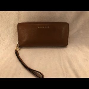 Micheal Kors large zip around wallet